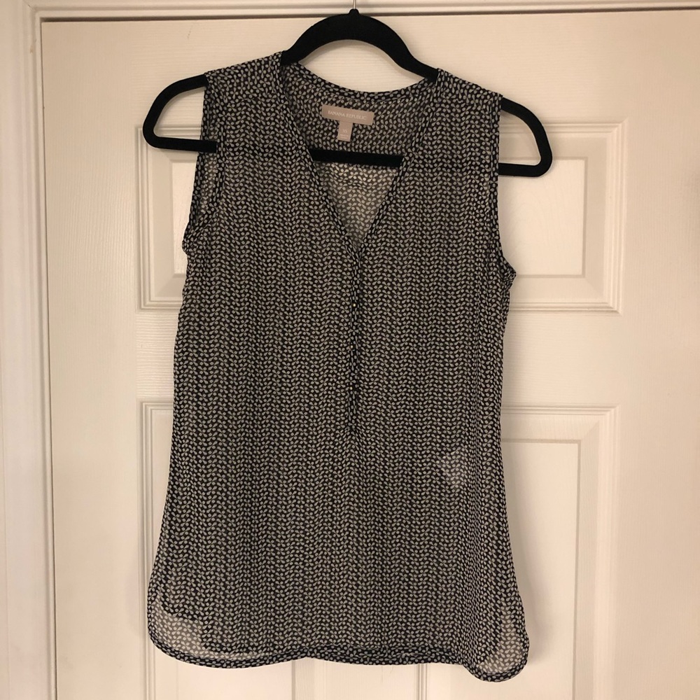 Banana Republic sleeveless button down blouse